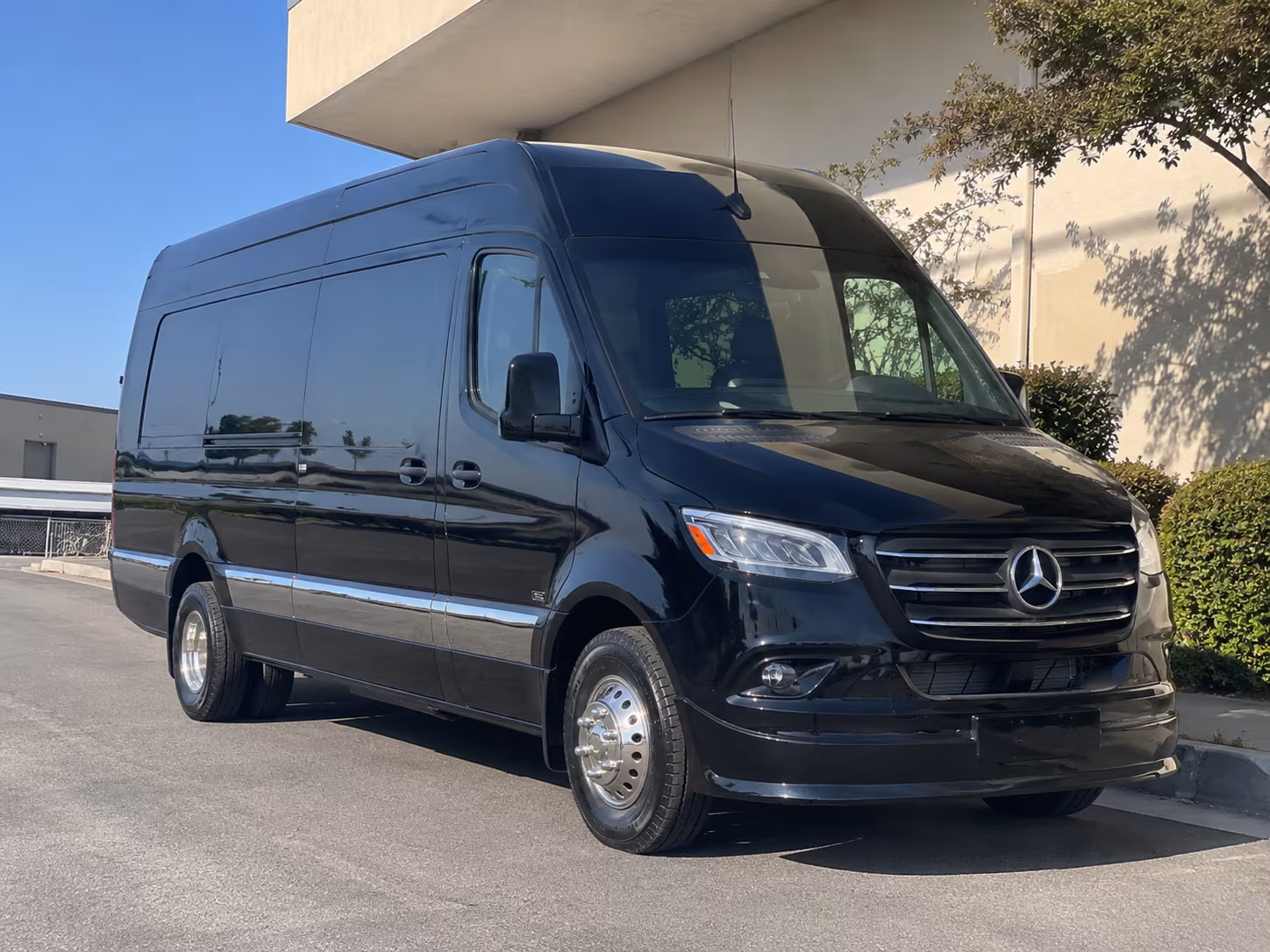 20 passenger sprinter van